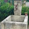 Fontaine murale en matériaux anciens avec superbe corniche - FA444